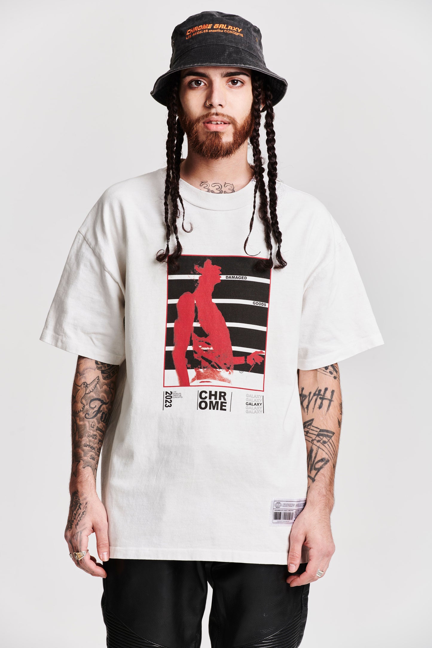 DAMAGED GOODS ABSTRACT SHORT SLEEVE T-SHIRT IN WHITE