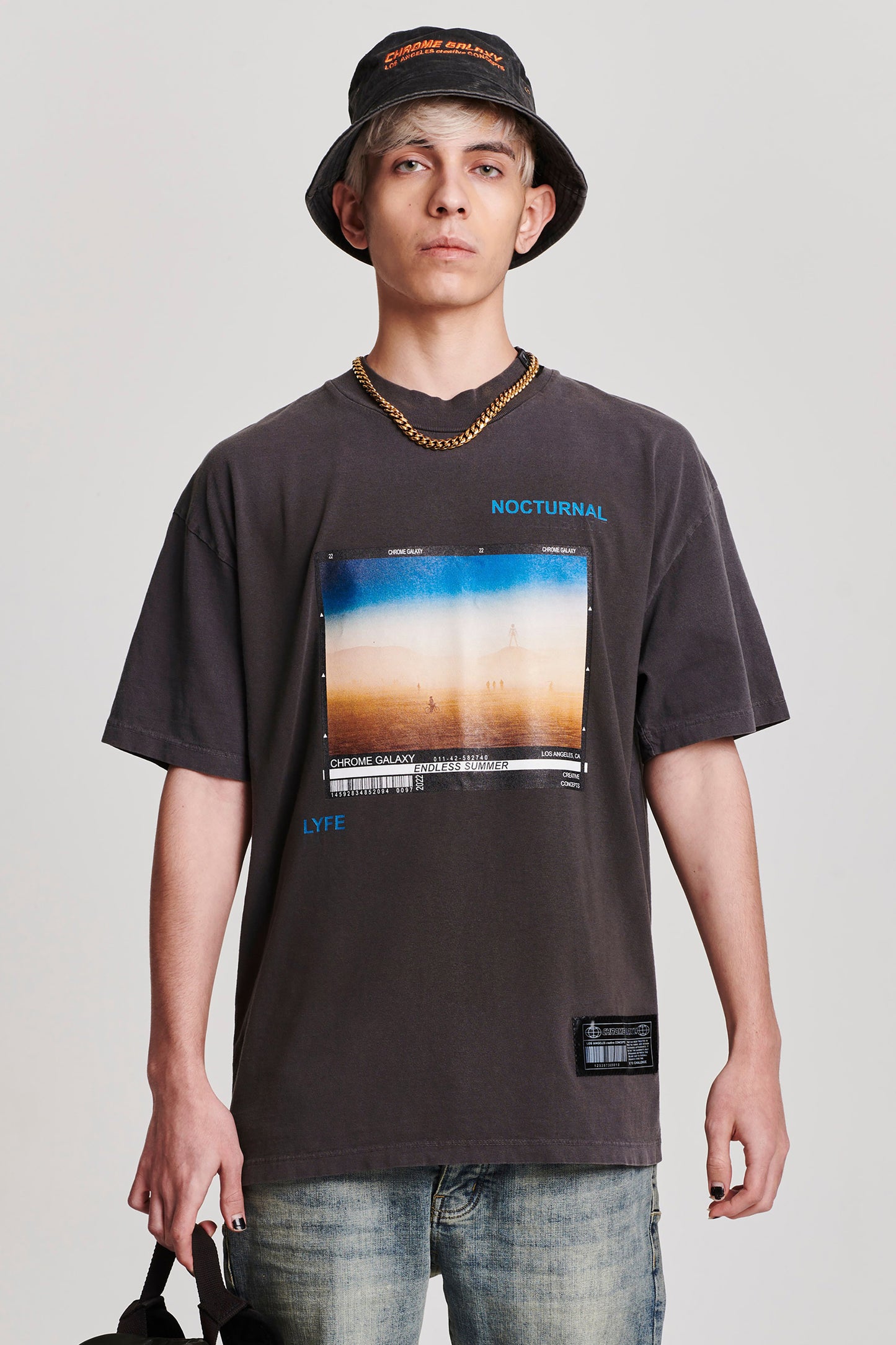 ENDLESS SUMMER NOCTURNAL BURNING MEN DESERT SHORT SLEEVE T-SHIRT IN GREY