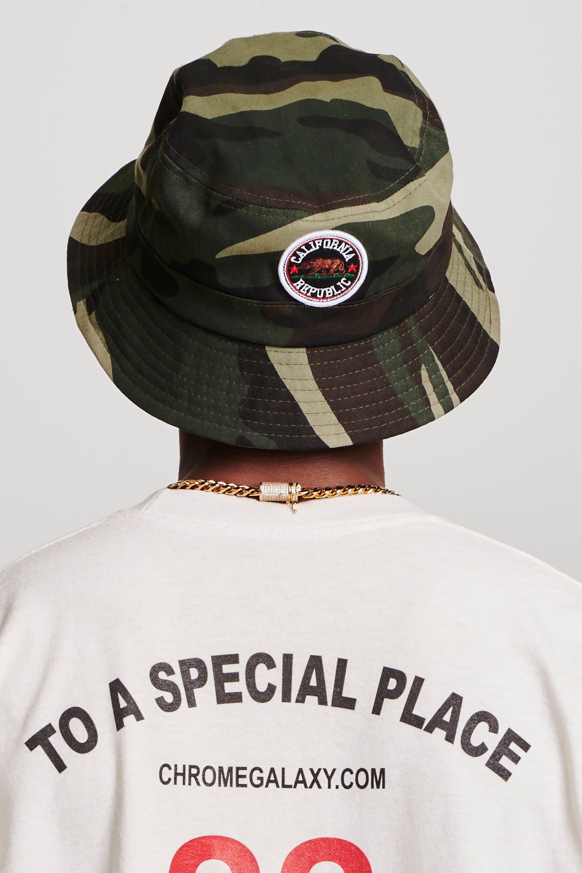 camo-green-embroidered-logo-bucket-hat-chrome-galaxy