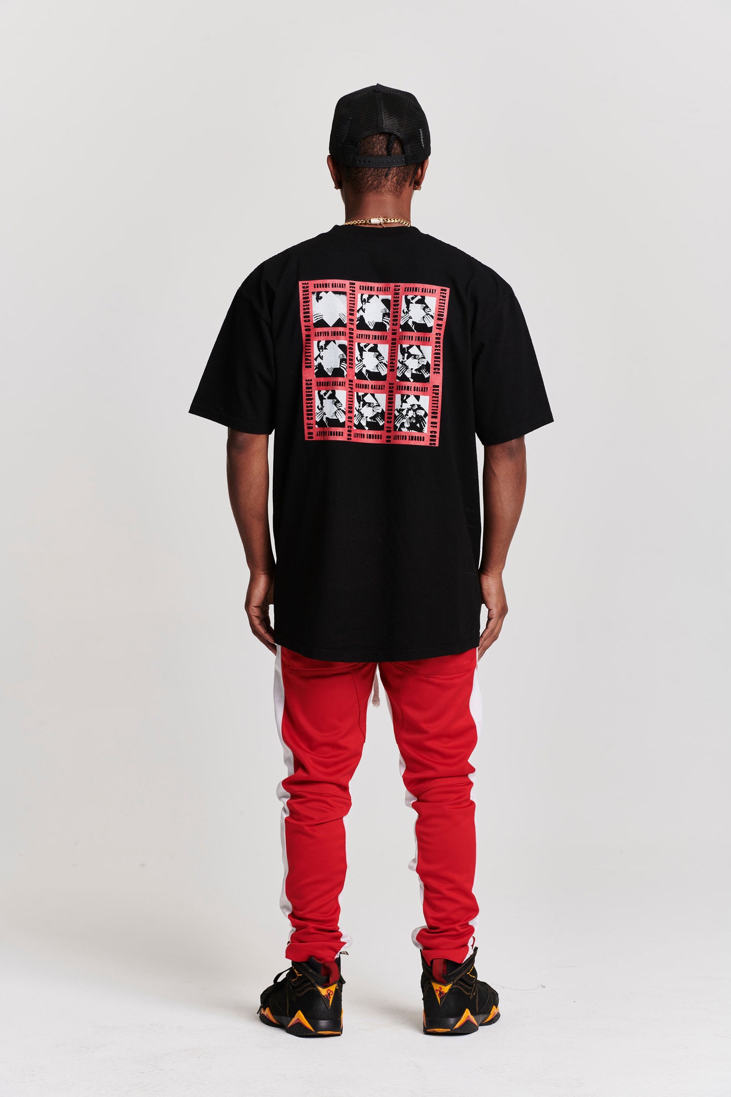 SQUARE RED SHORT SLEEVE T-SHIRT BLACK