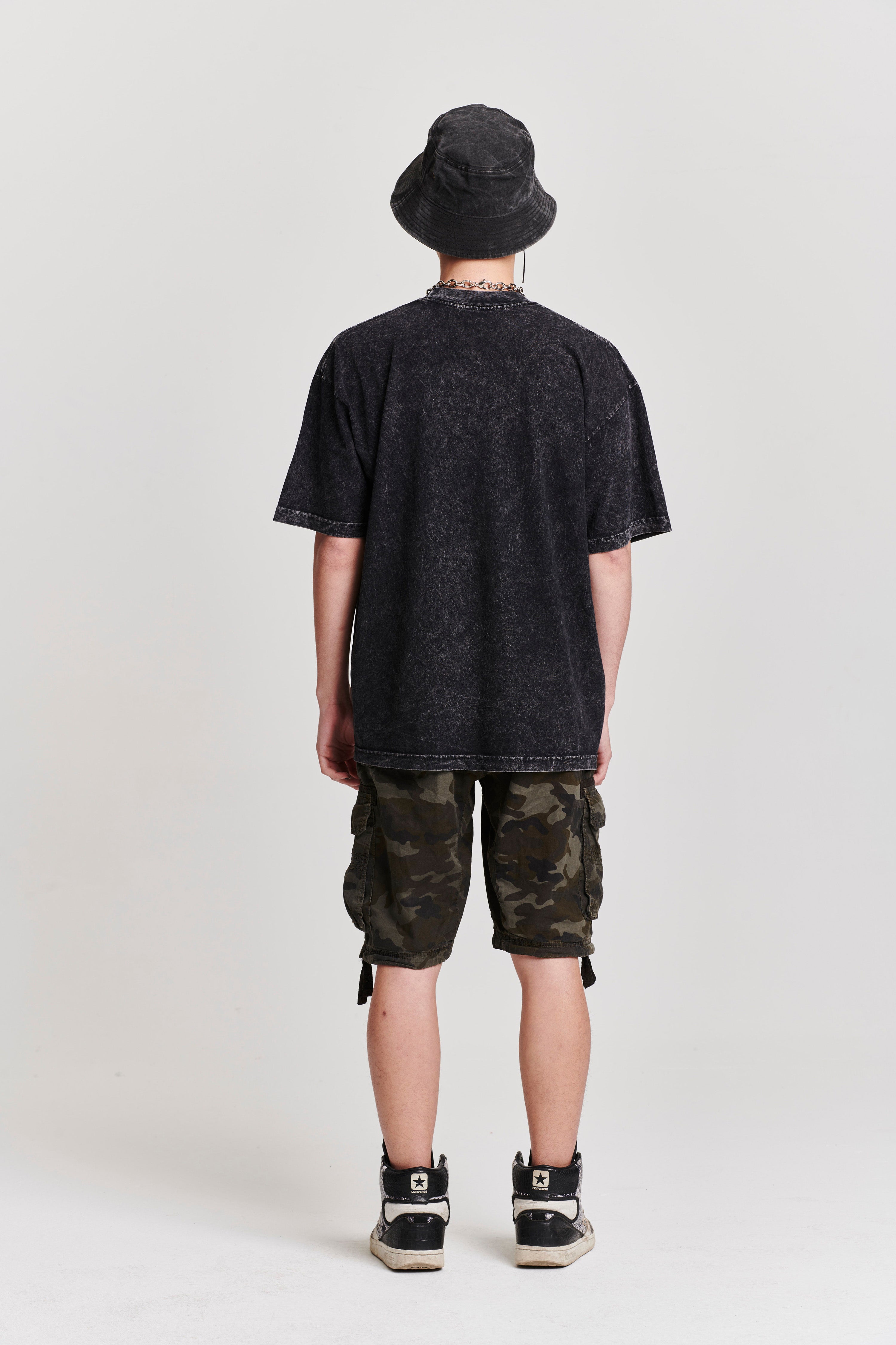 UNKNOWN PRINT ROAM THE UNKNOWN SHORT SLEEVE T-SHIRT IN CHARCOAL